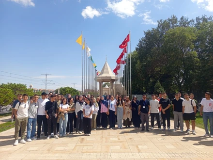 Açılış ve Uyum Programı Etkinlikleri Kapsamında 1. Sınıf Öğrencileri İçin Şehir Turu Düzenlendi